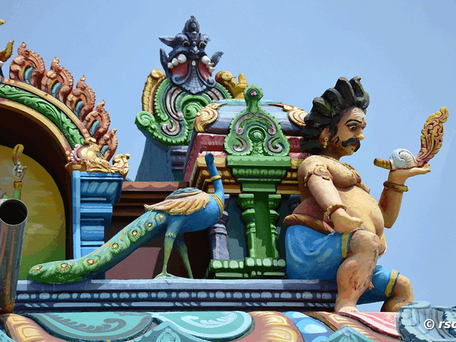Eckfigur am Hindutempel in Nagadeepa