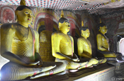 Buddhas im Höhlentempel