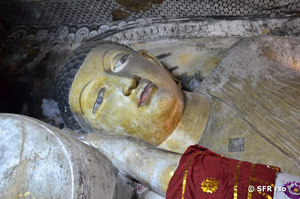 Liegender Buddha im Höhlentempel von Dambulla