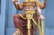 Götterfigur am Moruga Tempel
